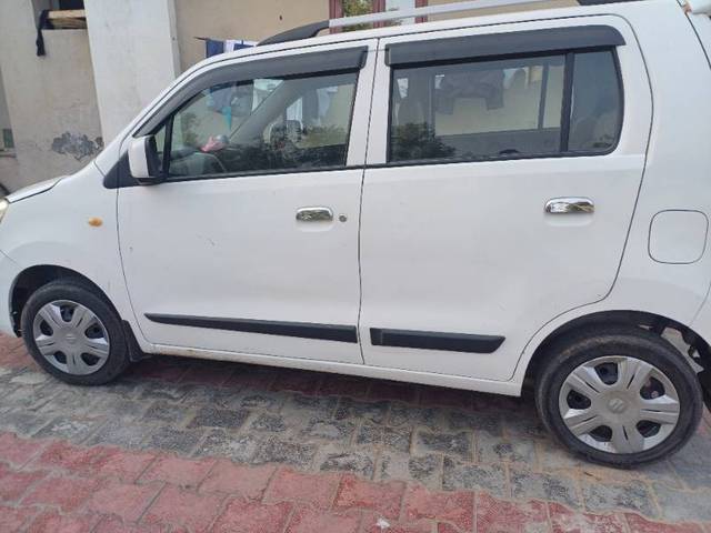 https://images10.gaadi.com/usedgaadi-sellcar/UsedCar/4c4e7194-0059-4e5a-923f-18334ac5f0cf/408e2de4-851b-4d68-b85f-1788e10c36ad.jpg?imwidth=6402