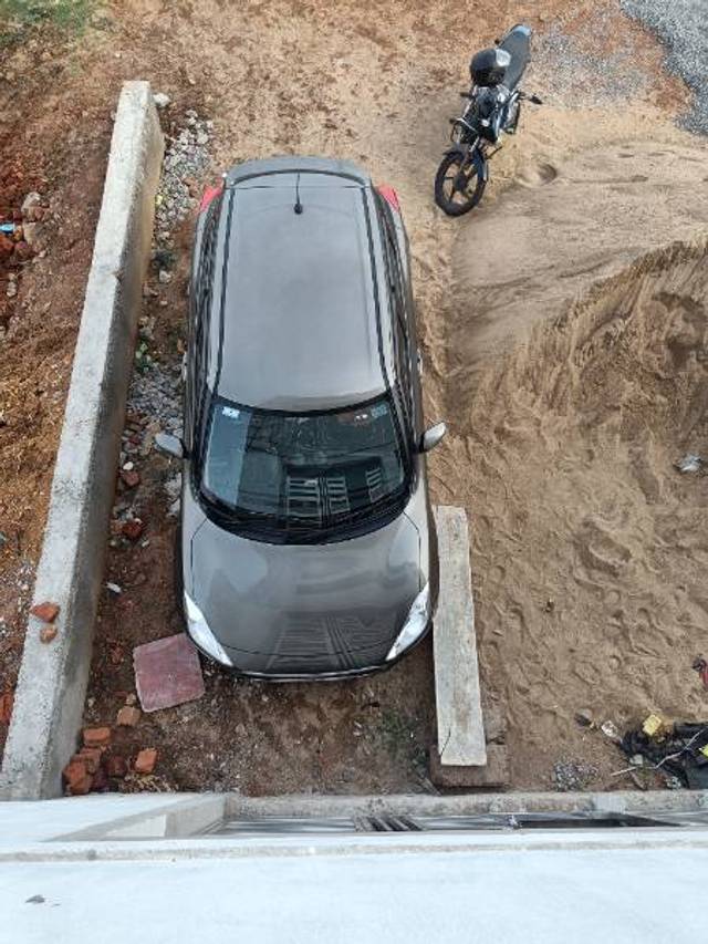https://images10.gaadi.com/usedgaadi-sellcar/UsedCar/4c6578b4-de2b-4ac5-ae75-b0a4489847c6/61f22552-efa0-45d5-8aa9-3aec061b01b1.jpg?imwidth=6401
