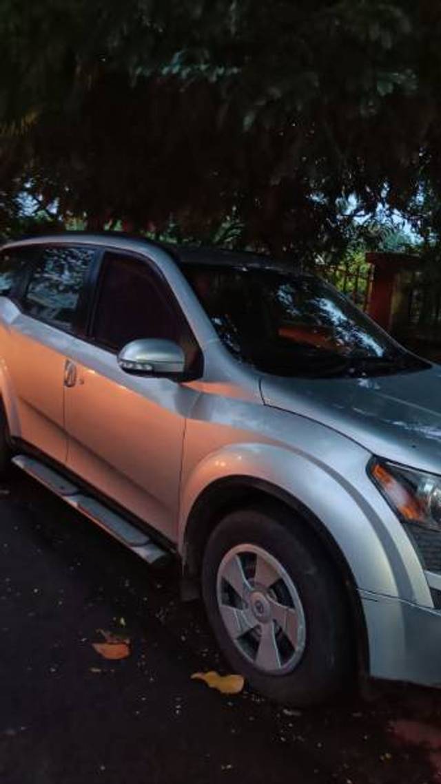 https://images10.gaadi.com/usedgaadi-sellcar/UsedCar/4cbaaf49-2c73-41dd-9513-8029945a8d7b/07859124-f6d5-4ae8-afbe-c41d0aa12815.jpg?imwidth=6402