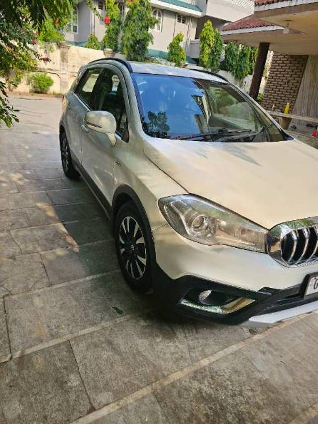 https://images10.gaadi.com/usedgaadi-sellcar/UsedCar/4cdbf569-baf4-4163-84f9-4ed3cf780089/87742ded-8c4f-448e-8b07-f2406ef5ef41.jpg?imwidth=6400