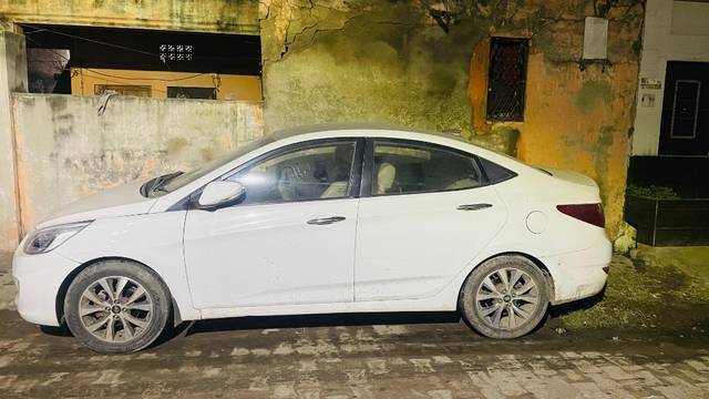 https://images10.gaadi.com/usedgaadi-sellcar/UsedCar/4cf7dcf6-5471-4277-b051-d50e56fcd14b/47f4f8b3-b87c-4cf9-a12a-e6be292a15db.jpg?imwidth=6400