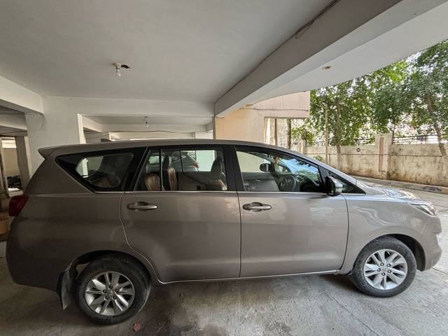 https://images10.gaadi.com/usedgaadi-sellcar/UsedCar/4d1f1196-0f26-4fd5-9db2-fbff171e6d7b/334358b9-f7a8-49c7-8b53-c8e67423ac4d.jpeg?imwidth=6401