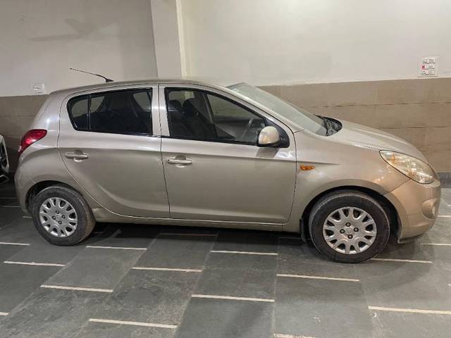 https://images10.gaadi.com/usedgaadi-sellcar/UsedCar/4d5aafa3-10fb-4980-9287-340631f64fbf/6052d885-4340-42f5-9533-7a919ca3e110.jpg?imwidth=6401