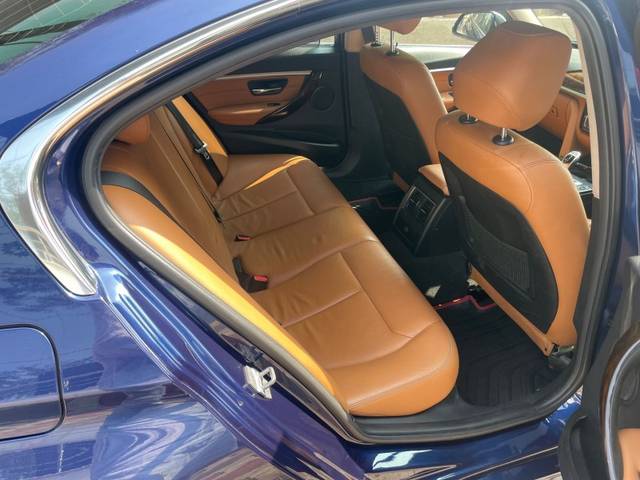 https://images10.gaadi.com/usedgaadi-sellcar/UsedCar/4da8aa93-1fbb-44b2-a760-e7aa58851348/34ec1240-b0cd-4a17-ba55-390c4d7b2839.jpeg?imwidth=6400