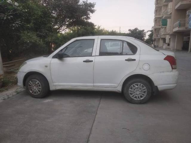 https://images10.gaadi.com/usedgaadi-sellcar/UsedCar/4e48e475-6e58-4f59-a45e-e88ff61c3026/558d6c3a-f942-4fc1-a22f-9cfcd505ee9e.jpg?imwidth=6402