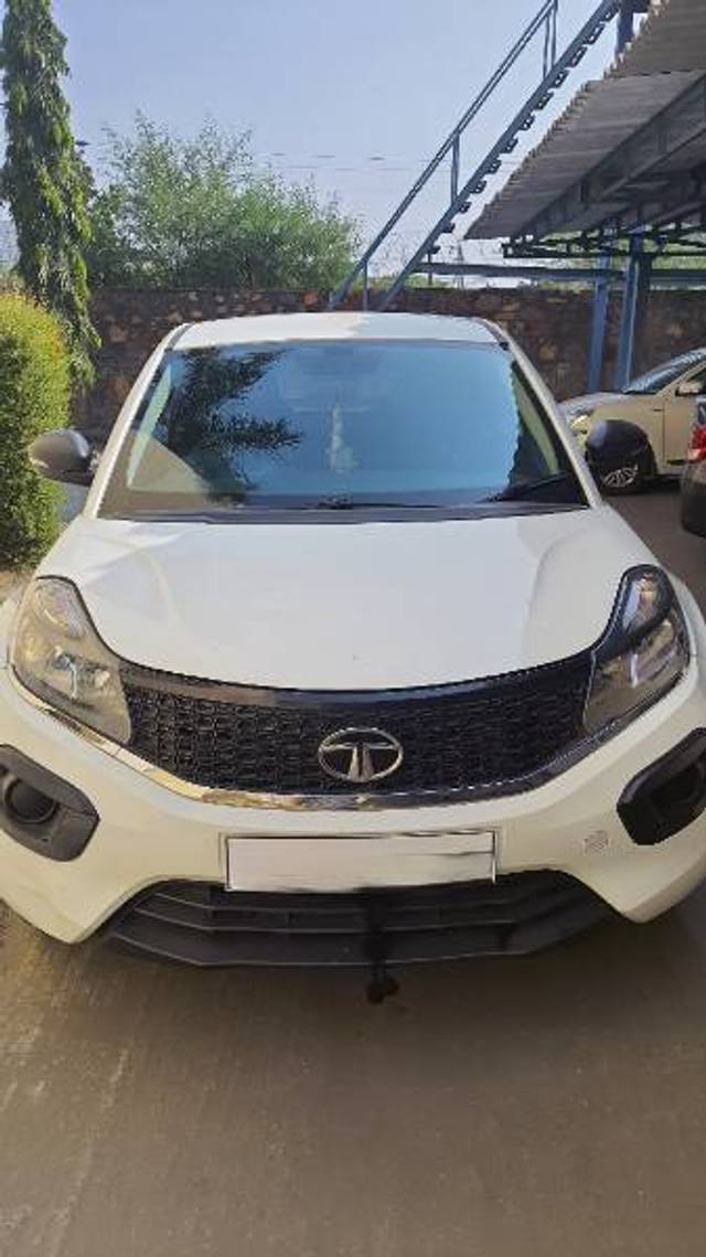 https://images10.gaadi.com/usedgaadi-sellcar/UsedCar/4e584f1c-84ce-4e43-b013-a048727cb426/7e98c77b-f756-4e0f-8cab-8e368492c092.jpg?imwidth=6400