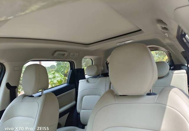 https://images10.gaadi.com/usedgaadi-sellcar/UsedCar/4f22381d-f74e-4395-873d-42e63d9b143c/6d58c9c2-a5be-4311-aaab-9e9fd7d001fc.jpg?imwidth=6402