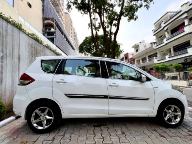 https://images10.gaadi.com/usedgaadi-sellcar/UsedCar/4f540d41-f09d-4672-8813-b3f4b96f22ad/c31a45d5-d42c-4f97-9e99-fdc9d3083a96.jpg?imwidth=6401