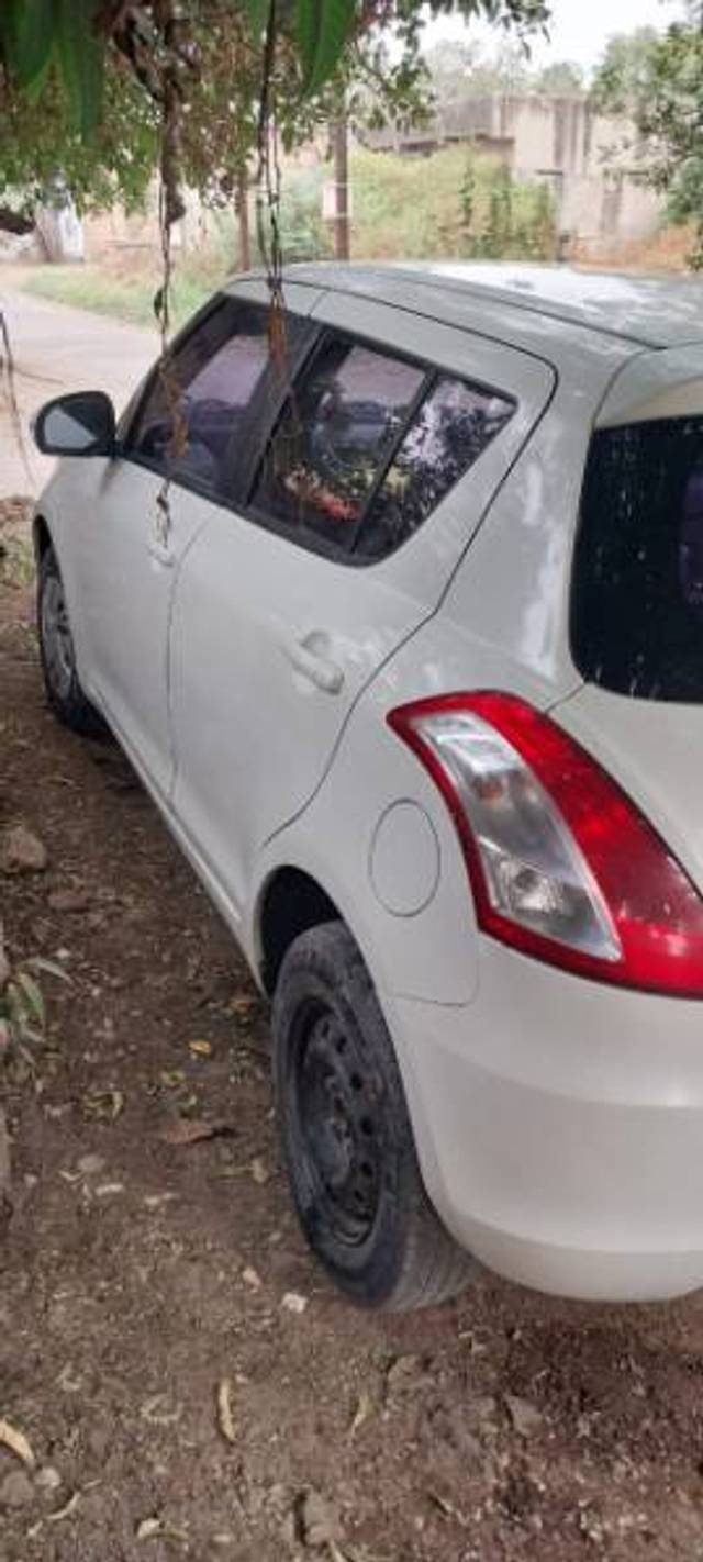 https://images10.gaadi.com/usedgaadi-sellcar/UsedCar/4f56bb95-6772-41c9-ad1d-373fb76bde02/195c13bd-5880-429a-b203-8352096fea93.jpg?imwidth=6402
