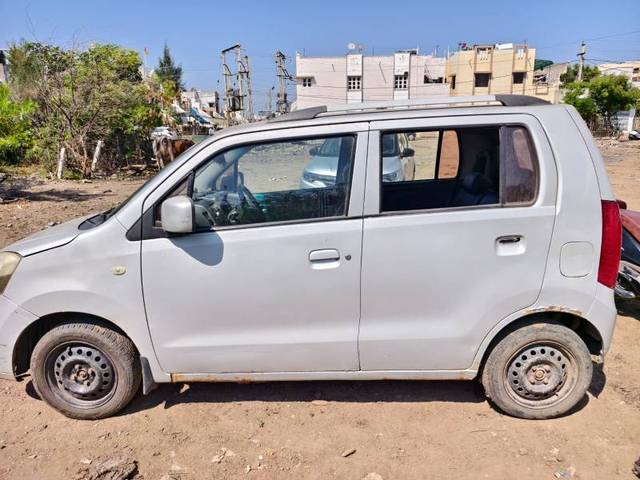 https://images10.gaadi.com/usedgaadi-sellcar/UsedCar/4f7fef52-546b-467f-972d-17dc3cd525ec/a361f0c8-5cda-428f-98a4-5fcb247f5214.jpg?imwidth=6402