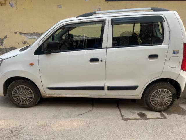 https://images10.gaadi.com/usedgaadi-sellcar/UsedCar/4fbc9cdd-2d1f-4885-bc28-a467ce237b91/df817f88-d2e9-4776-b6ec-dbeff2f2cdf9.jpeg?imwidth=6401