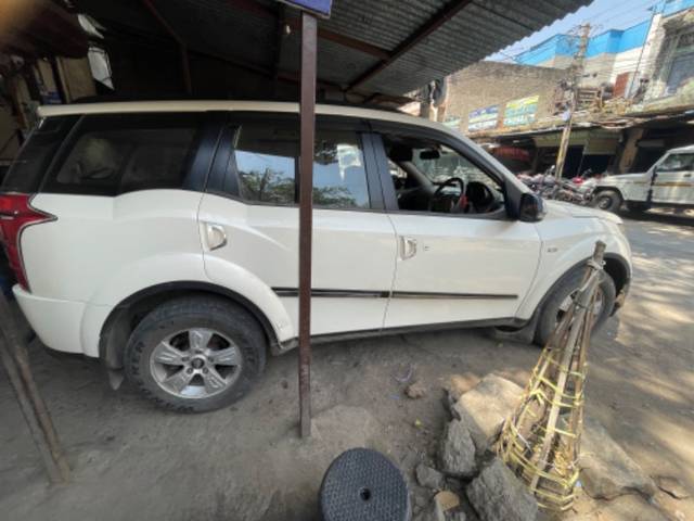 https://images10.gaadi.com/usedgaadi-sellcar/UsedCar/4fe06310-dda8-4962-bfff-a550dd1c90bf/2d3bcc07-de0e-43d6-9b64-027b3e6ef2b1.jpeg?imwidth=6400