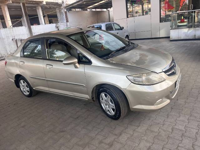 https://images10.gaadi.com/usedgaadi-sellcar/UsedCar/4fe7d08f-3d77-4516-9398-796baf0220cc/6bb79a70-2094-4780-bbe9-4bdb038a7774.jpeg?imwidth=6400