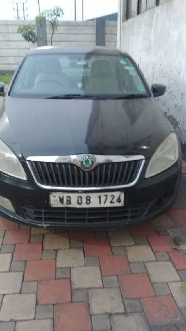 https://images10.gaadi.com/usedgaadi-sellcar/UsedCar/5023613c-f073-43bd-a017-47c603ea24d2/28898b37-afb2-470e-bb11-b29088e20c1a.jpg?imwidth=6400