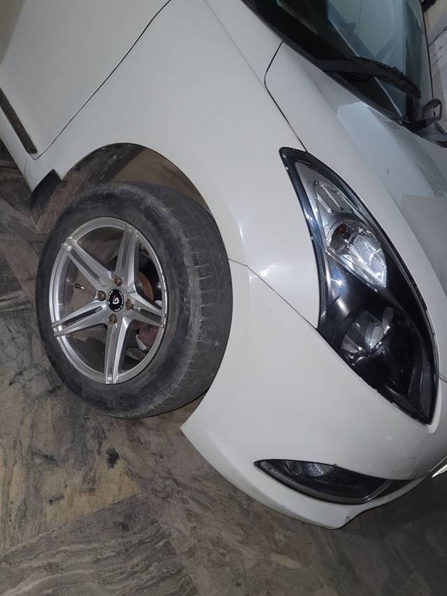 https://images10.gaadi.com/usedgaadi-sellcar/UsedCar/503e6472-9138-4c93-b7ba-2fc6c988dc4e/489583db-9501-470a-9c7c-65744f33a1f6.jpg?imwidth=6402