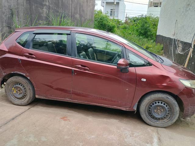 https://images10.gaadi.com/usedgaadi-sellcar/UsedCar/504bf58a-1a4a-4234-bb91-7e51478272af/99307e6c-ce31-47c2-b69e-32c1ab2fa0c0.jpg?imwidth=6401