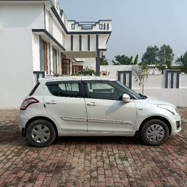 https://images10.gaadi.com/usedgaadi-sellcar/UsedCar/5064a2ee-580b-46ef-9a79-2ec5f04a4af3/19d33e5a-befd-4465-ba7e-4da6f527b1e4.jpg?imwidth=6401