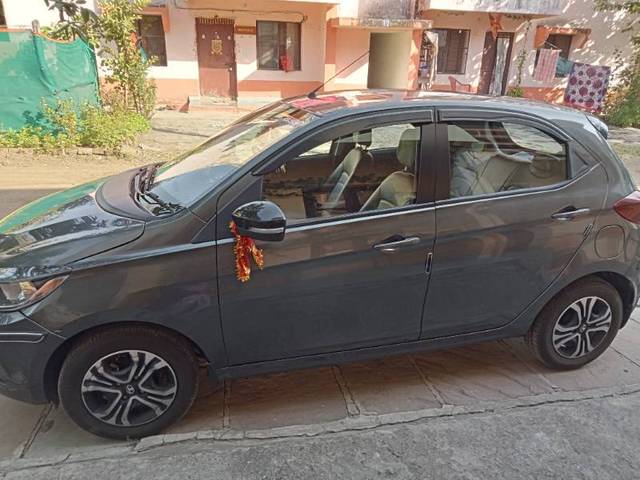 https://images10.gaadi.com/usedgaadi-sellcar/UsedCar/50f02826-9711-45e4-b58d-0be3f4a98721/4c0cbe1a-7ce2-40b4-b6af-a79be44619a3.jpg?imwidth=6400