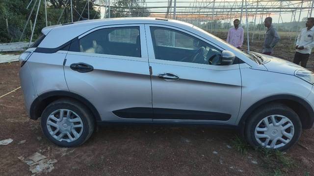 https://images10.gaadi.com/usedgaadi-sellcar/UsedCar/514fd351-a23e-4328-9a5e-f1905ef8fd5d/43fd8d11-6f15-40bf-bade-6bf2c8a450bf.jpg?imwidth=6401