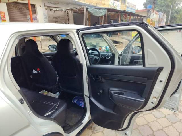 https://images10.gaadi.com/usedgaadi-sellcar/UsedCar/5156ce88-9991-4b8c-9506-c2bc9c530b5f/b72f9cad-ca52-40a1-9935-d7759ec1ce51.jpg?imwidth=6400