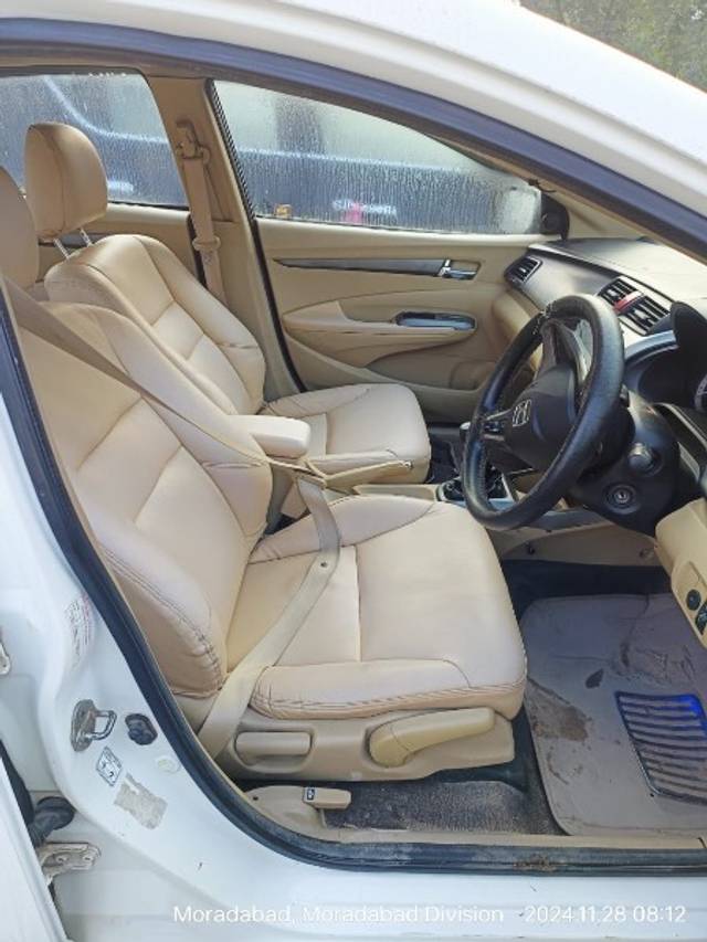 https://images10.gaadi.com/usedgaadi-sellcar/UsedCar/516d18bf-6029-4e5f-83c8-f8f2c210543a/40b01127-93aa-4589-8c96-df02cd3a3218.jpg?imwidth=6401