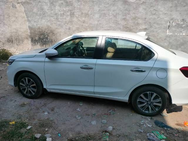 https://images10.gaadi.com/usedgaadi-sellcar/UsedCar/516f8e45-a8a0-4039-9a74-eef0da09e4c3/373028e5-2e6c-4d0d-8be9-40067d370e6c.jpg?imwidth=6402