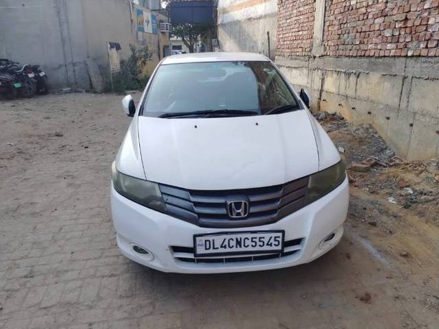 https://images10.gaadi.com/usedgaadi-sellcar/UsedCar/5197fc38-8193-4468-bfe4-7d5f8241d17f/7e494535-b676-4e3d-acb1-93447834392c.jpg?imwidth=6400