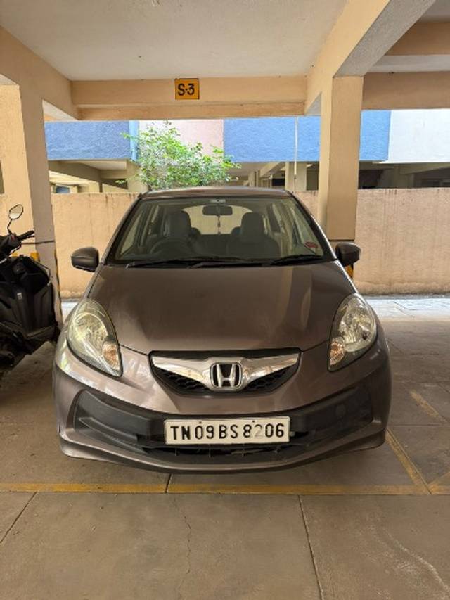 https://images10.gaadi.com/usedgaadi-sellcar/UsedCar/51a278cd-fb90-45d8-b117-470a396e441f/fe4f2161-4339-47a1-a0e6-7066df51dd38.jpeg?imwidth=6400