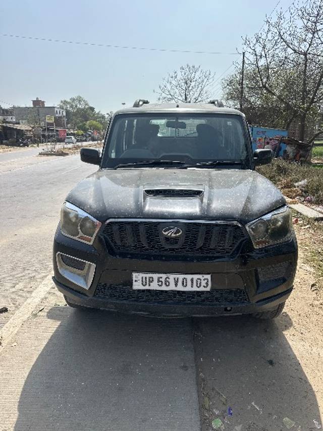 https://images10.gaadi.com/usedgaadi-sellcar/UsedCar/51a85ed0-5b18-4b32-adba-f01408b19a61/354d1992-e7ac-4918-9919-1403abee3c79.jpg?imwidth=6400