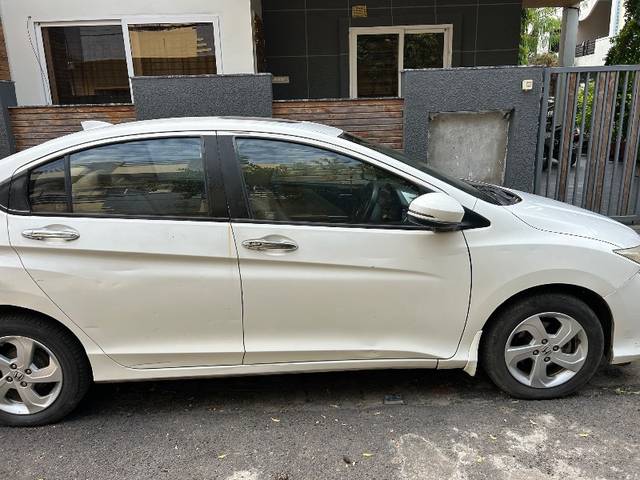 https://images10.gaadi.com/usedgaadi-sellcar/UsedCar/51c6ab3d-e5d0-47ab-b104-d412942fc00b/aa33f382-67fc-47c4-9457-3a335f459d45.jpeg?imwidth=6401