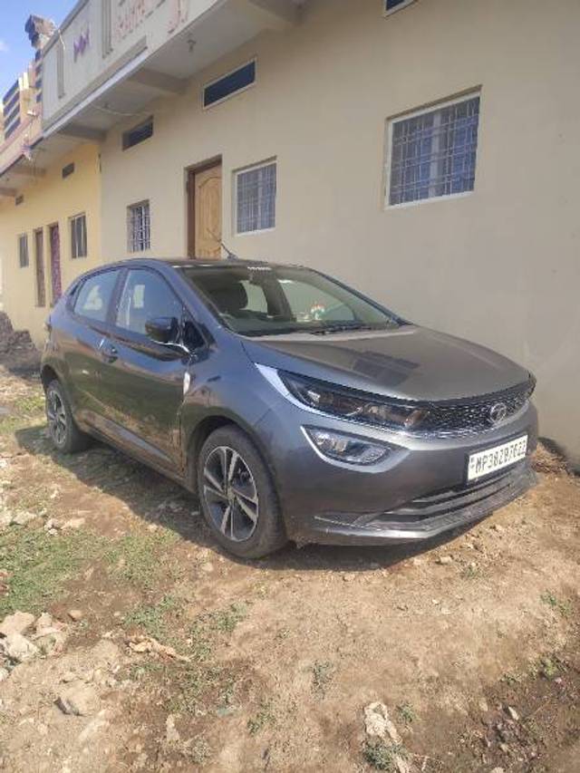 https://images10.gaadi.com/usedgaadi-sellcar/UsedCar/51cb03ef-2817-4a6b-9fdd-9695d78b4069/cfb464d7-61f7-43a4-96a3-edb4a9a2bea2.jpg?imwidth=6400