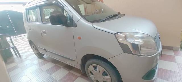 https://images10.gaadi.com/usedgaadi-sellcar/UsedCar/51cd6f89-026e-4008-b040-503aab1051ce/c25eb602-e0eb-4f10-93ef-003b4281e05d.jpg?imwidth=6400