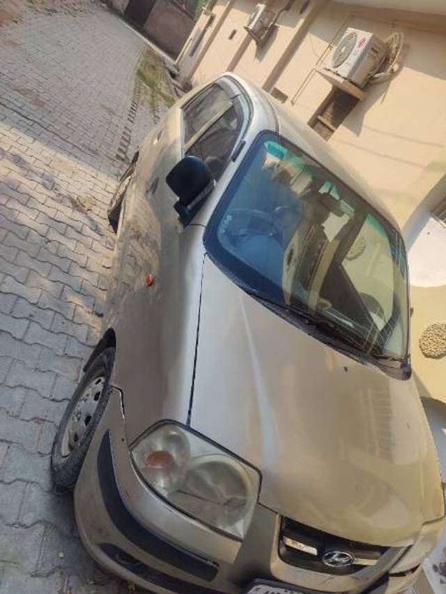 https://images10.gaadi.com/usedgaadi-sellcar/UsedCar/52242311-b346-4cac-8051-d4720bb5cc9d/7809e40a-73a9-48b0-930b-a06e21f2318c.jpg?imwidth=6402