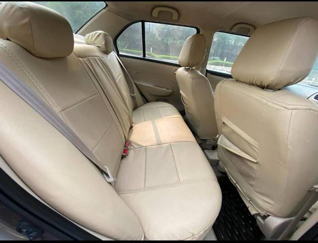 https://images10.gaadi.com/usedgaadi-sellcar/UsedCar/522a4c4b-fb3b-4ffb-83f3-6d3bd5d2443a/94c3676e-eb31-40a8-b796-a19c4e263f5a.jpg?imwidth=6401