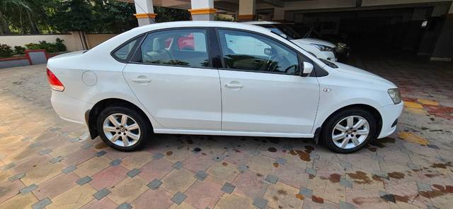 https://images10.gaadi.com/usedgaadi-sellcar/UsedCar/523b779a-69a0-4a6d-935c-31399fa83a62/2b6d9150-3f87-40f4-8b74-f9d745dfe645.jpg?imwidth=6401