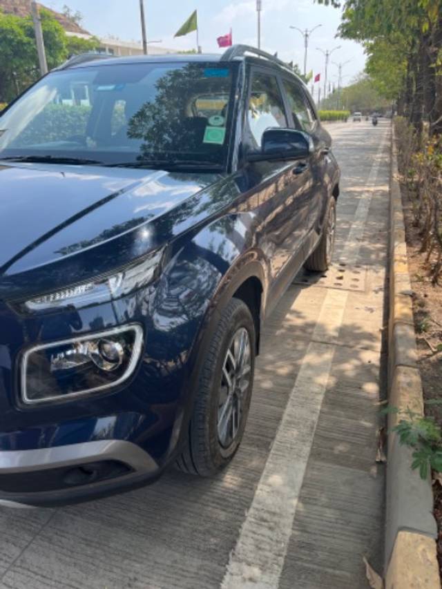 https://images10.gaadi.com/usedgaadi-sellcar/UsedCar/525c0dcf-0f66-4e12-b782-19a9591de42d/eb92b084-e7e6-4584-98da-80e66d7d75ba.jpeg?imwidth=6400