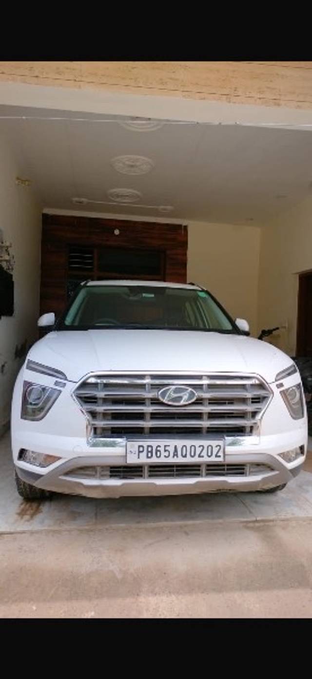 https://images10.gaadi.com/usedgaadi-sellcar/UsedCar/5299d441-c2df-4076-8586-7506ebd6c149/22d95847-2fad-4fa5-b481-8d4ee1410fff.jpg?imwidth=6400