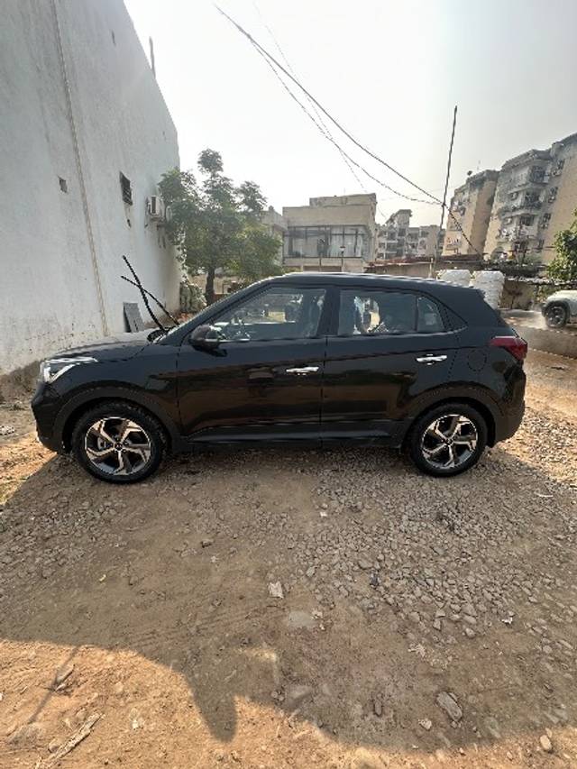 https://images10.gaadi.com/usedgaadi-sellcar/UsedCar/52dc8d31-9bf6-43fc-8b4a-3d35ae2ba539/0068e95d-5385-4601-965a-4fa1d06cf143.jpeg?imwidth=6402