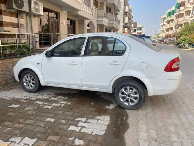 https://images10.gaadi.com/usedgaadi-sellcar/UsedCar/52e4743a-6a39-437a-8758-78fde56ca3bd/02a151a7-2e10-4254-9b38-9424900675b4.jpeg?imwidth=6402