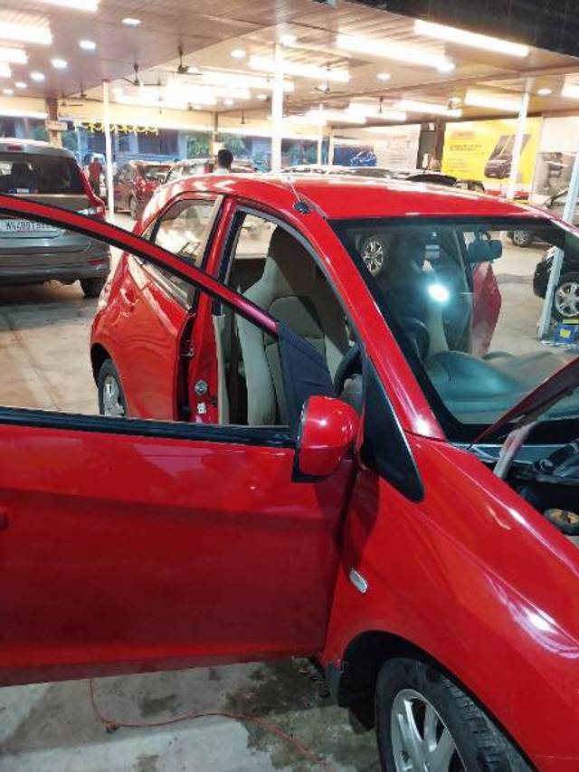https://images10.gaadi.com/usedgaadi-sellcar/UsedCar/52ec9145-34ed-45ff-9965-655d785f6074/53002c7a-eb0d-4f01-b056-f231e01009a8.jpg?imwidth=6401