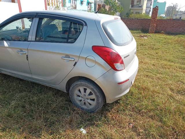 https://images10.gaadi.com/usedgaadi-sellcar/UsedCar/53132401-2069-4f7c-be21-4ff31ef809ff/6810a2c5-3b34-4542-9e5d-f293f1630417.jpg?imwidth=6402