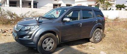 Mahindra XUV500 W4