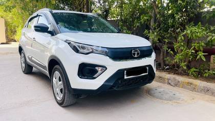 Tata Nexon XMA Plus AMT S BSVI