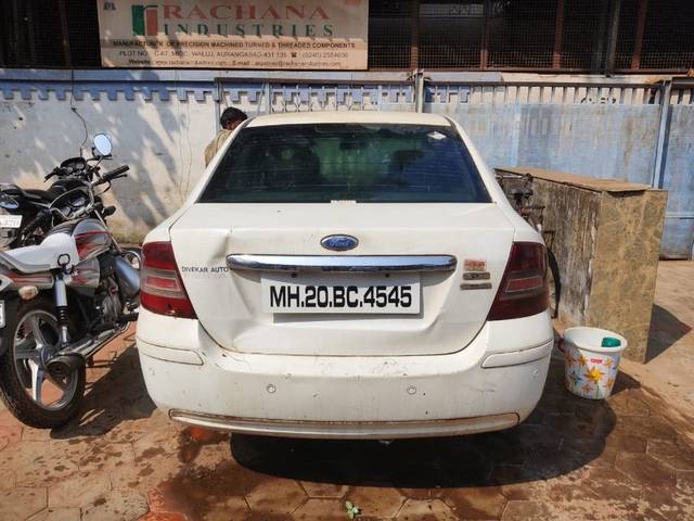 https://images10.gaadi.com/usedgaadi-sellcar/UsedCar/5401fb60-5304-46bb-b1ae-b07288940235/215c9a56-f914-4569-9438-a2a228b4a37d.jpg?imwidth=6401