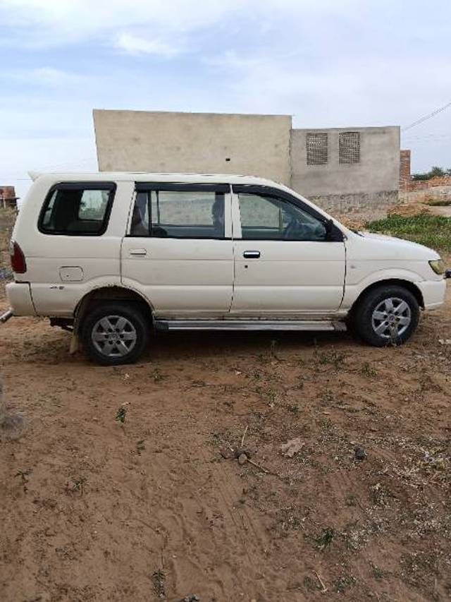 https://images10.gaadi.com/usedgaadi-sellcar/UsedCar/5421d38a-9822-421b-ad20-0e116816fcd7/7025e7ed-0abf-4f69-81ee-a57936f99114.jpg?imwidth=6400