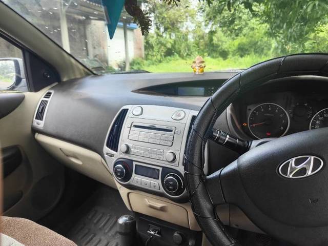 https://images10.gaadi.com/usedgaadi-sellcar/UsedCar/542efe07-0124-410a-87ae-8139e03f516d/7bccec4c-5e50-4591-975a-fc54c47b8927.jpg?imwidth=6402