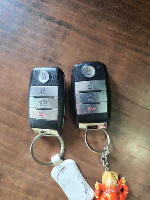 https://images10.gaadi.com/usedgaadi-sellcar/UsedCar/543777d3-0c6d-43c3-b200-45fb52b4bbb8/b32fbd20-a532-4163-a4d9-702c9b27049b.jpg?imwidth=6402