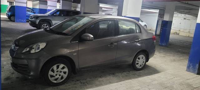 https://images10.gaadi.com/usedgaadi-sellcar/UsedCar/543a15d5-2b8b-4f45-a334-61a44e6b1668/6d674d45-be89-496d-88ce-3edf2bfdb244.jpg?imwidth=6400