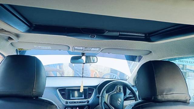 https://images10.gaadi.com/usedgaadi-sellcar/UsedCar/5447fc52-ab2c-4bf4-a162-c06ccc88a645/f1b07f44-a31b-4e9e-8982-3ba7ba4103ff.jpg?imwidth=6402