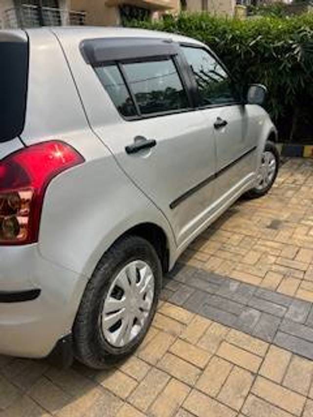 https://images10.gaadi.com/usedgaadi-sellcar/UsedCar/5458f8b7-cd1c-4869-94c8-c6d95f456128/e25db200-d1f9-4796-b5c9-81187db8a498.JPG?imwidth=6401